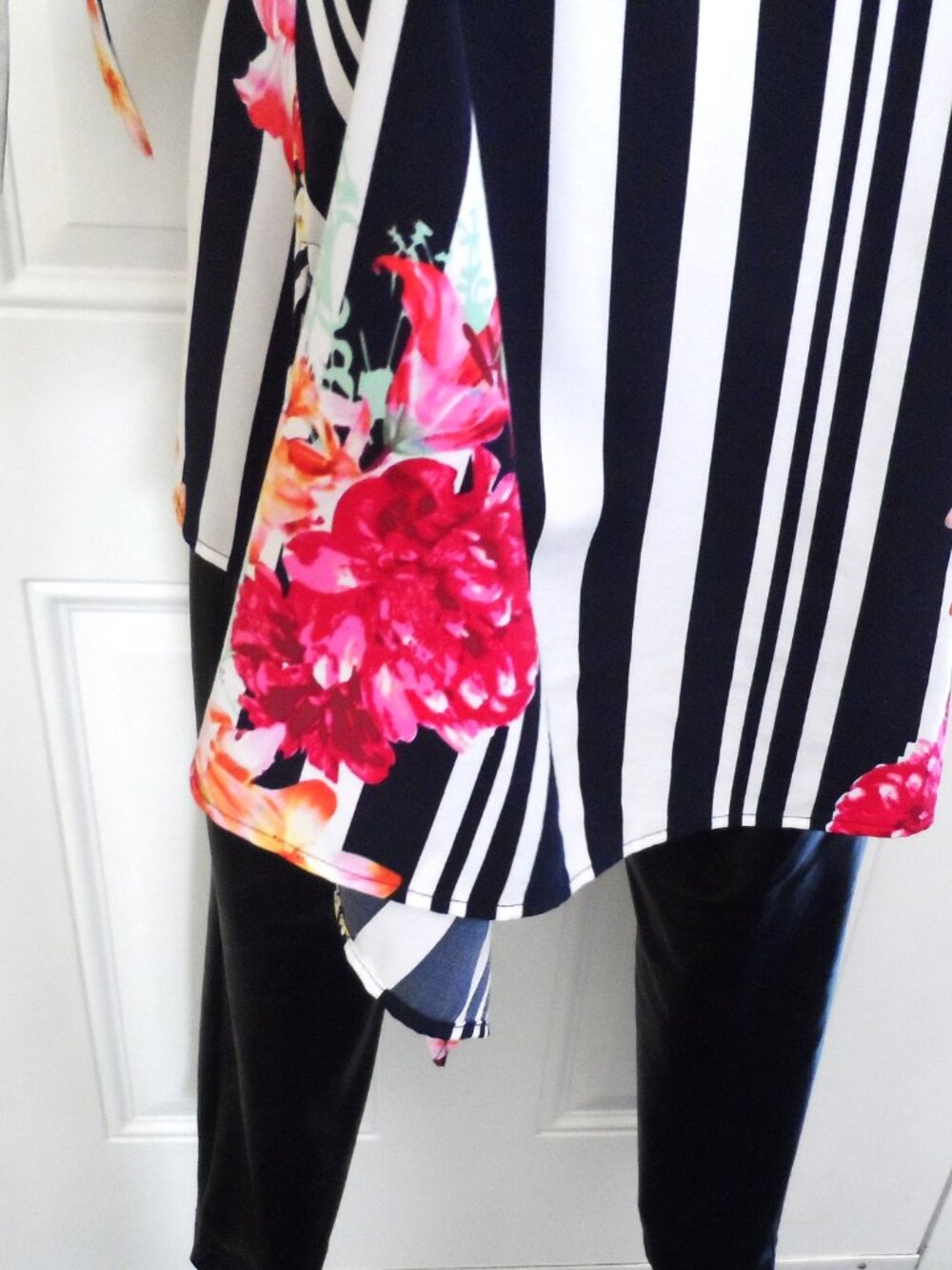 Nygard- Floral and Striped blouse size M - Picture 10 of 16